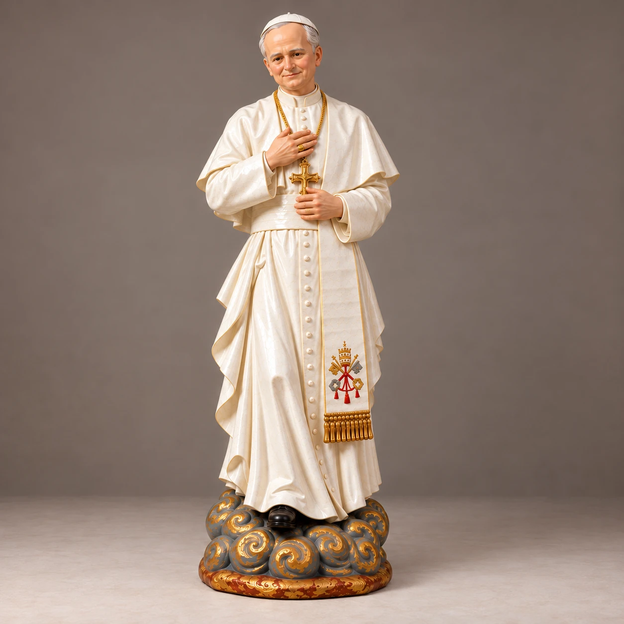Figura del papa León XIV sobre base de nubes doradas, vista principal.