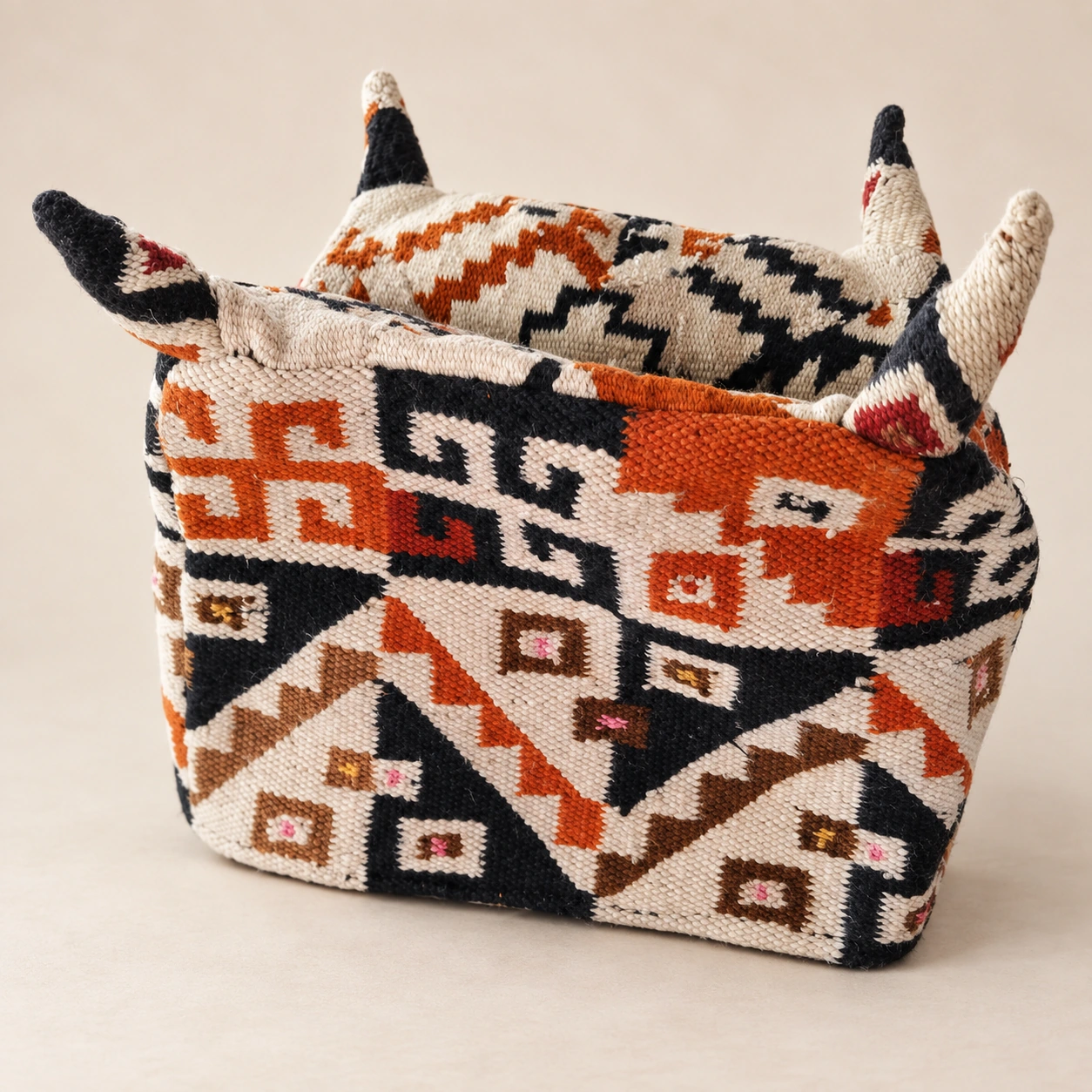 Gorro Wari Textil — Modelo 1 - Vista 1