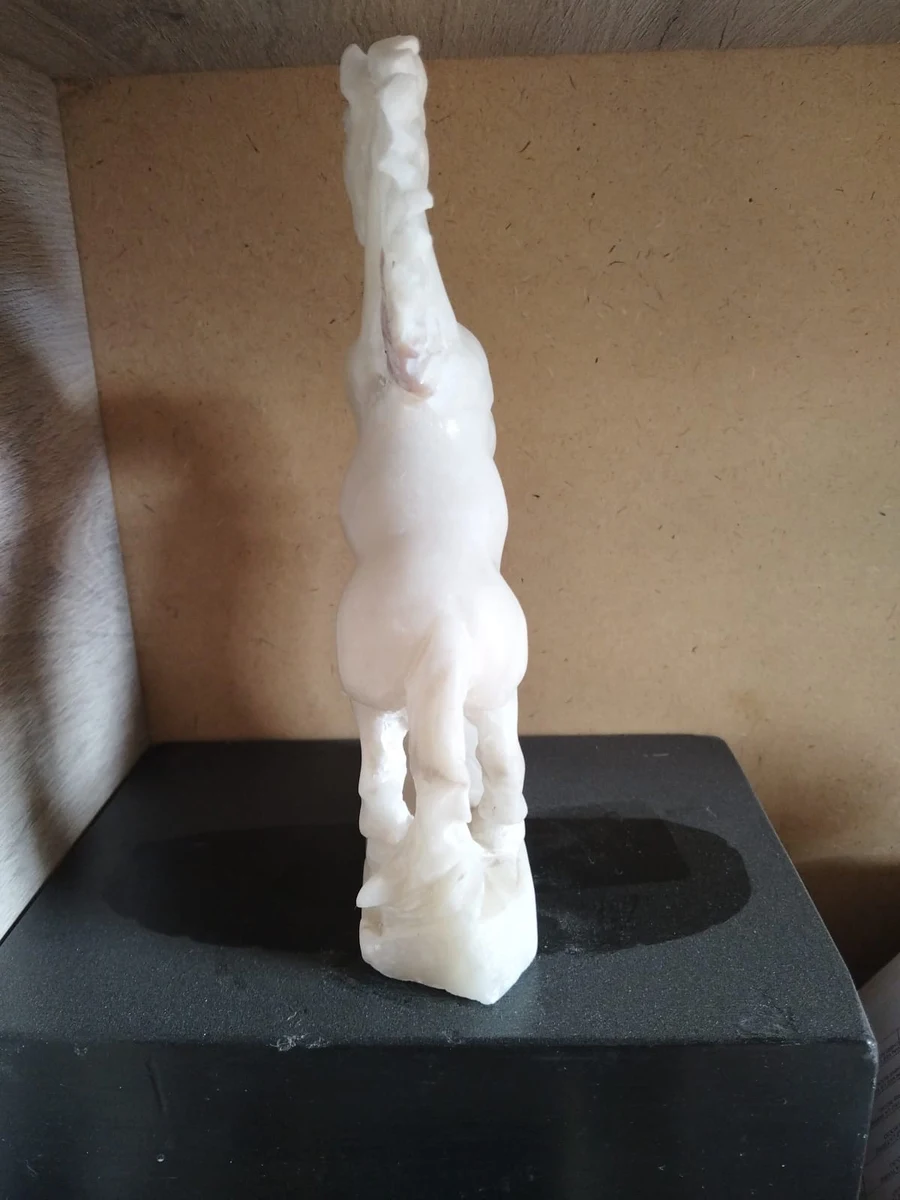 Escultura de Caballo Rampante en Alabastro Blanco Obra 22 Taller Ayacumanta - Vista 6