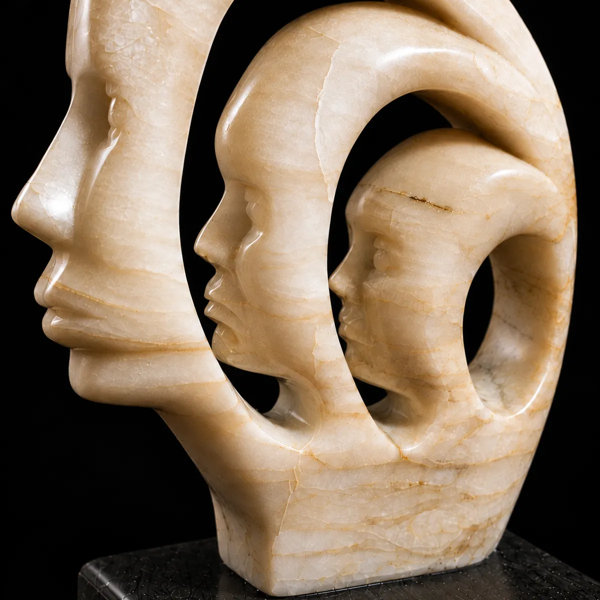 Tres Generaciones Andinas Tríada de Rostros Escultura Contemporánea - Vista 2