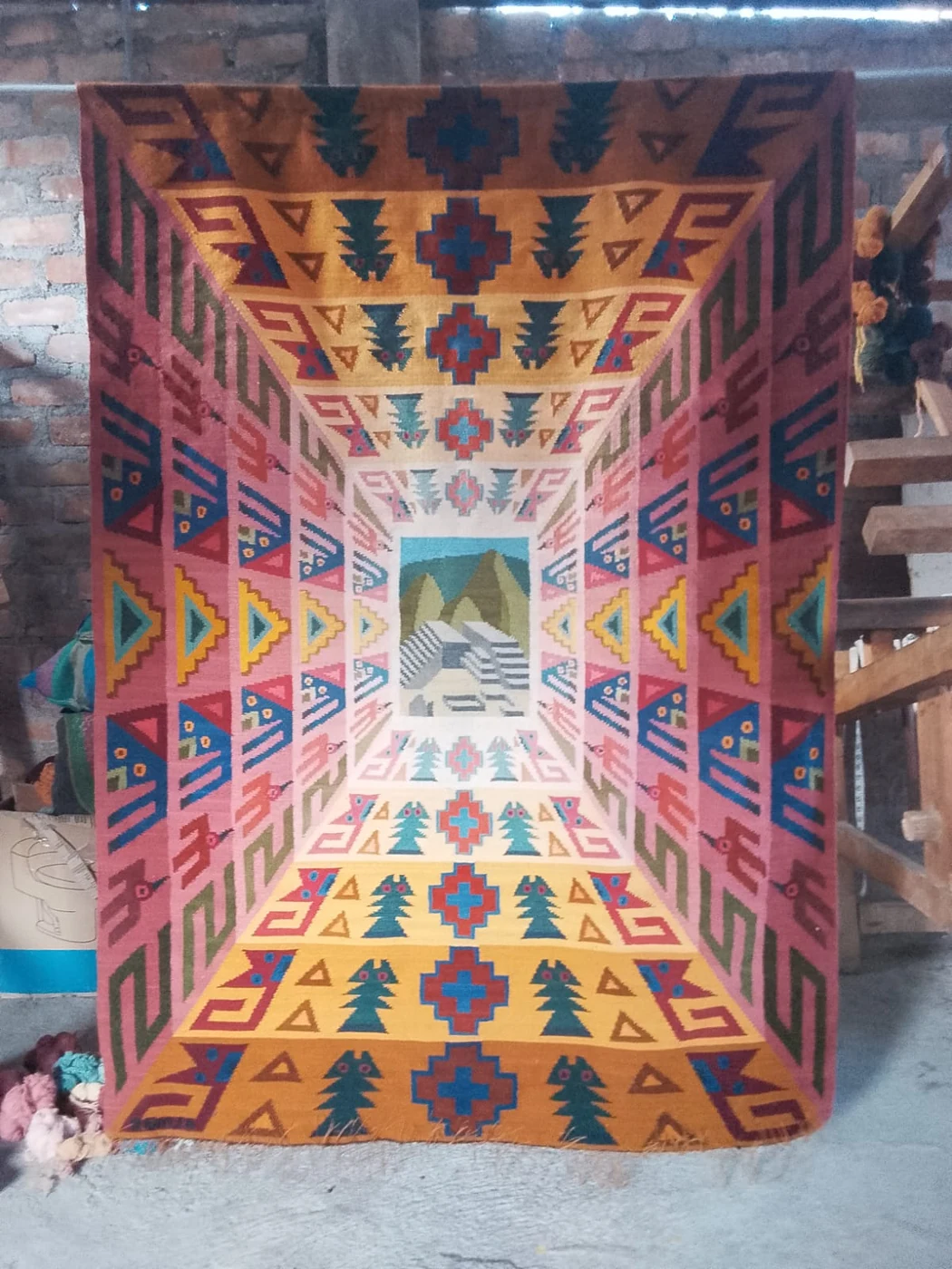 Tapiz Mural Vórtice y Túnel Óptico en Perspectiva Cónica Maestro Edwin Muchari